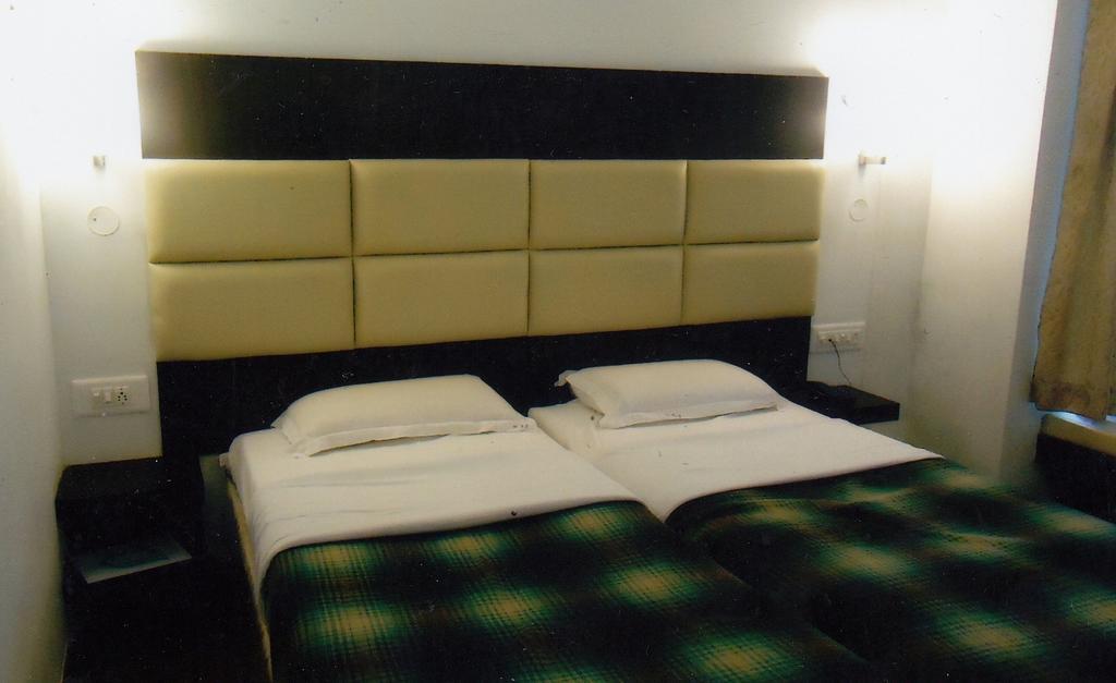 Hotel New Rajdarshan Madikeri Quarto foto